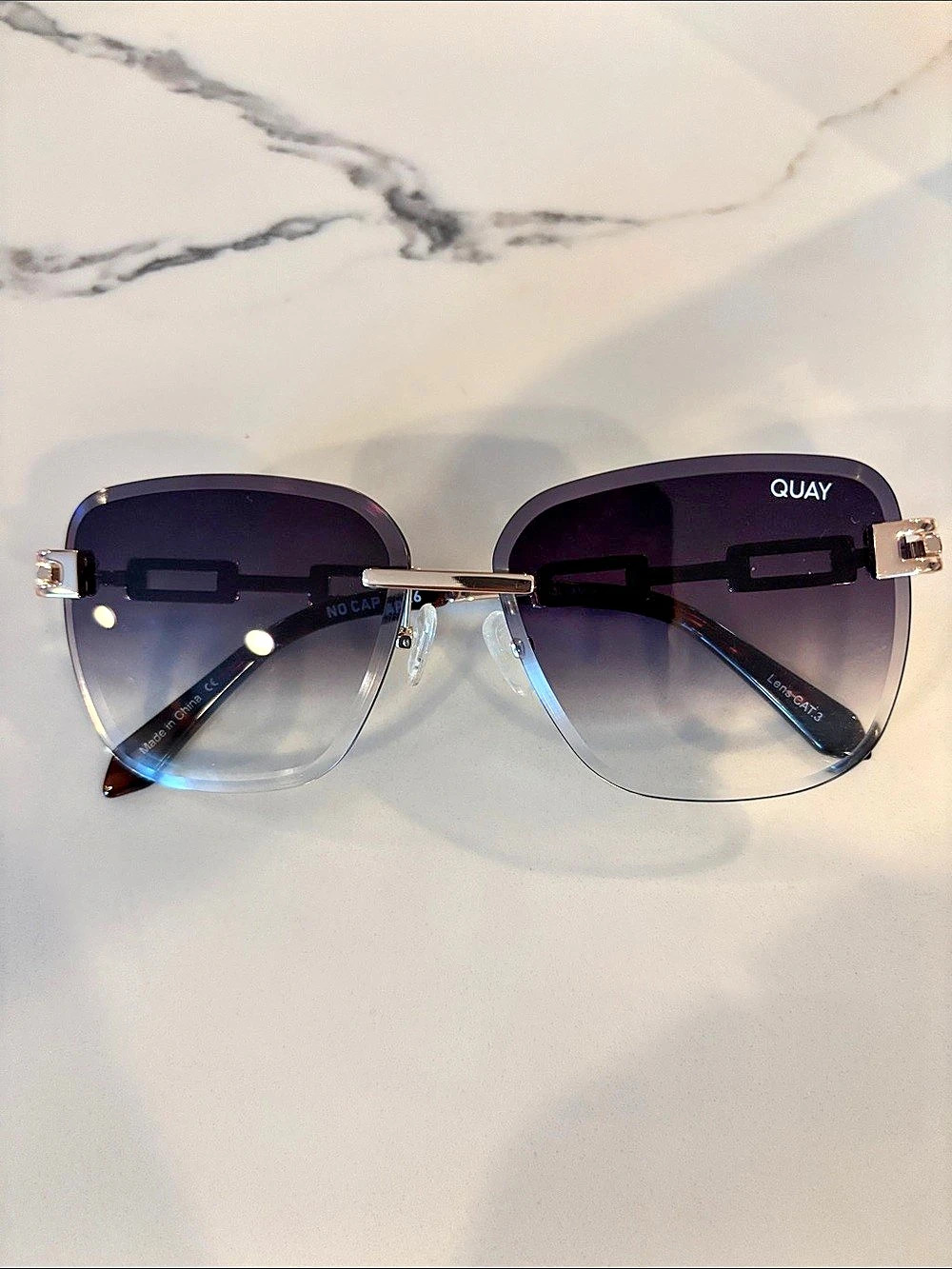 QUAY Link Up Black & Gold Sunglasses NEW